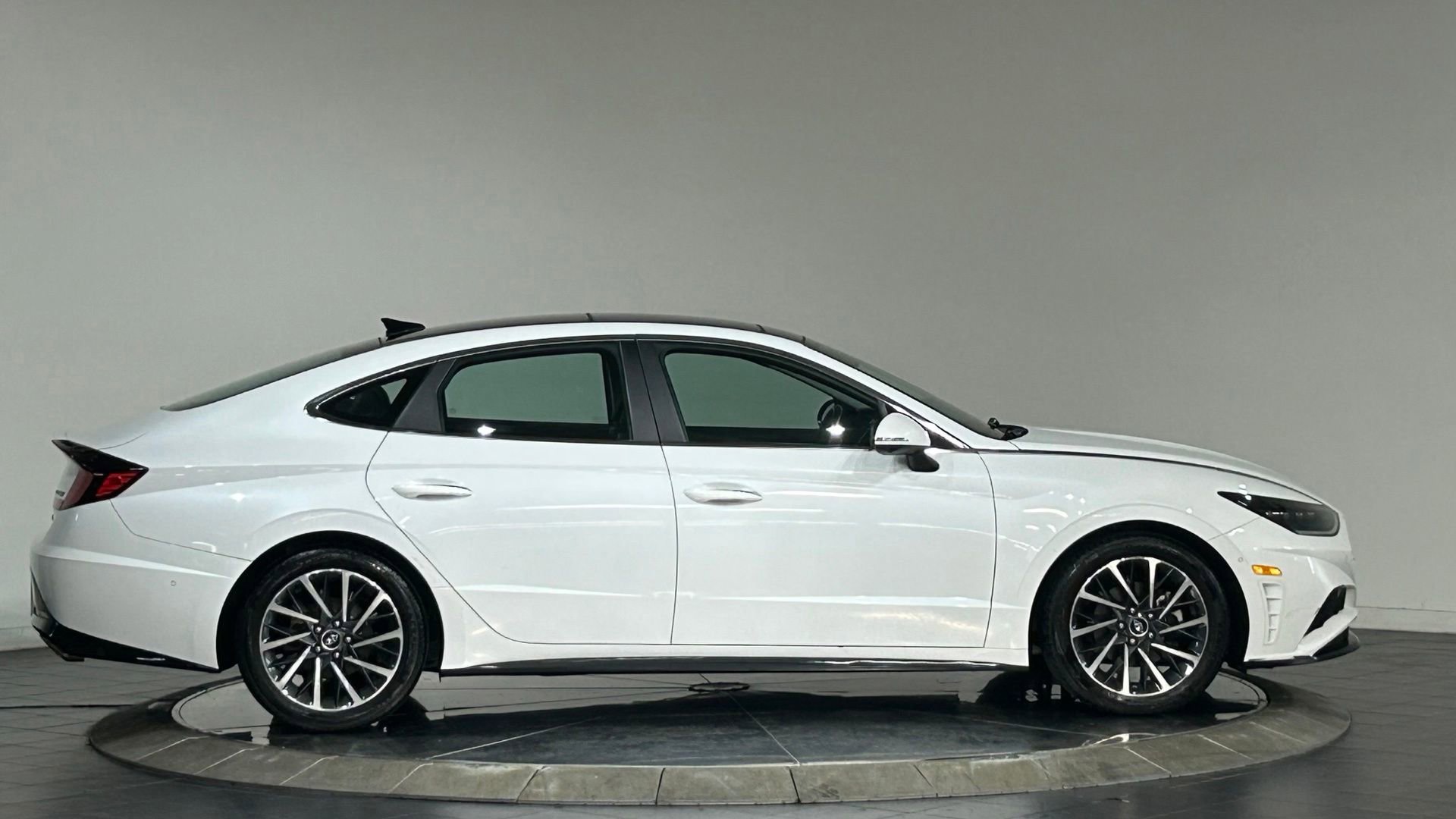 Used 2020 Hyundai Sonata Limited FWD image 11