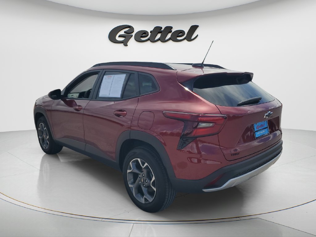 Used 2025 Chevrolet Trax LT w/ Driver Confidence Package FWD image 7