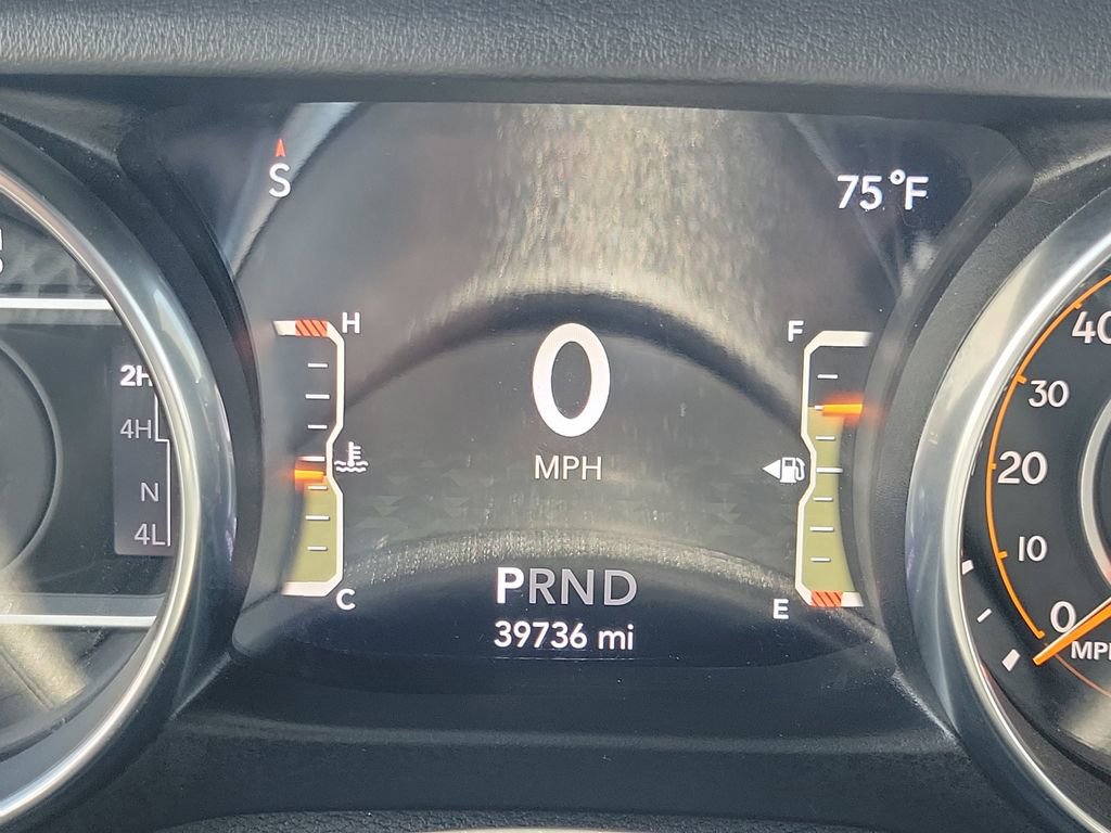 Used 2019 Jeep Wrangler Unlimited Sahara AWD/4WD image 17