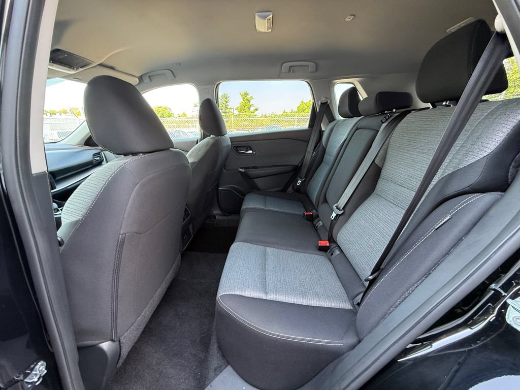 Used 2023 Nissan Rogue SV FWD image 22
