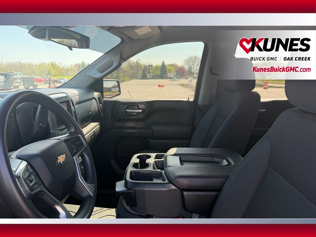 Used 2022 Chevrolet Silverado 1500 Custom w/ LPO, Blackout Package AWD/4WD image 10