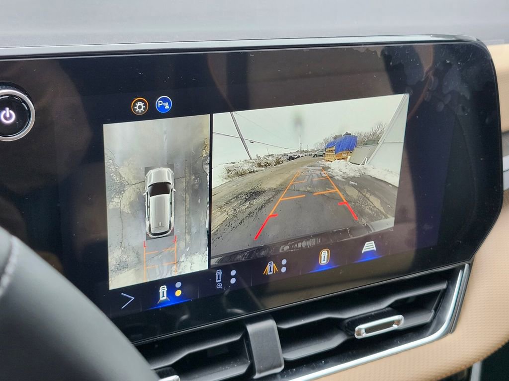 Used 2026 Chevrolet Equinox ACTIV w/ Convenience Package III image 19