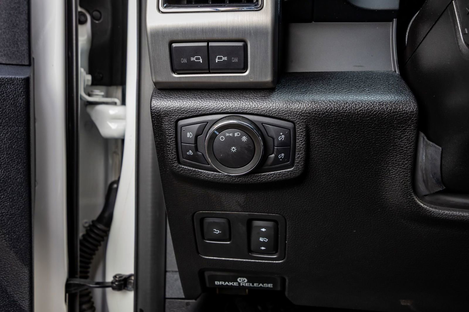 Used 2021 Ford F250 Platinum w/ FX4 Off-Road Package image 21