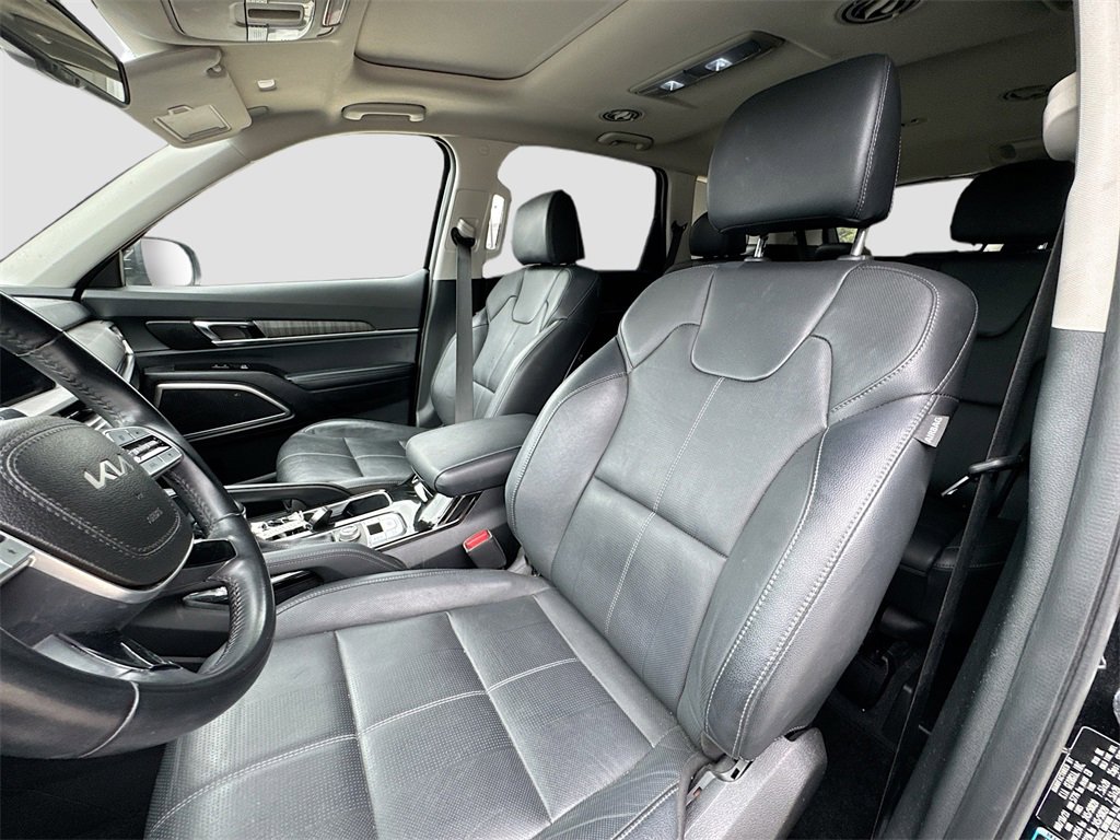 Used 2023 Kia Telluride EX w/ EX Captain's Chair Package image 20