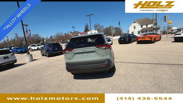 Used 2019 Toyota RAV4 XLE image 7