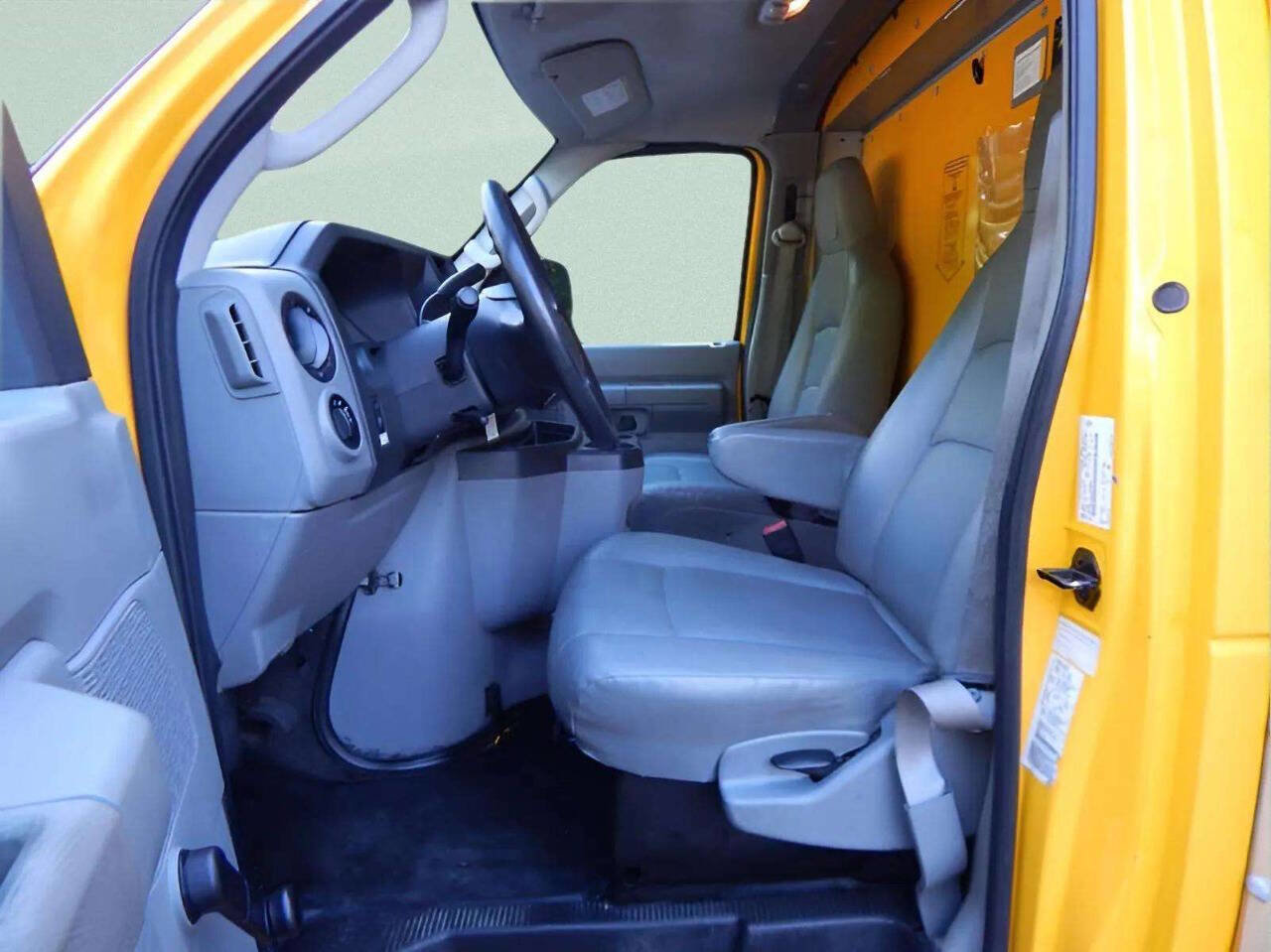 Used 2019 Ford E-350 and Econoline 350 Super Duty image 13