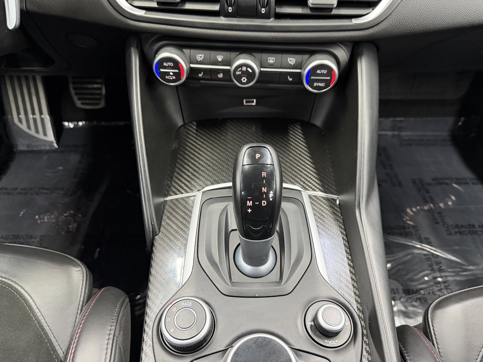 Used 2017 Alfa Romeo Giulia Quadrifoglio image 15