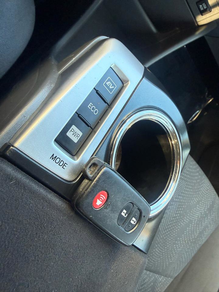 Used 2014 Toyota Prius V Three FWD image 29