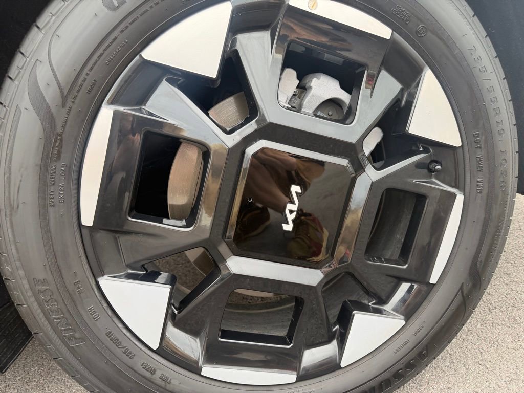 Certified 2026 Kia Carnival EX image 28