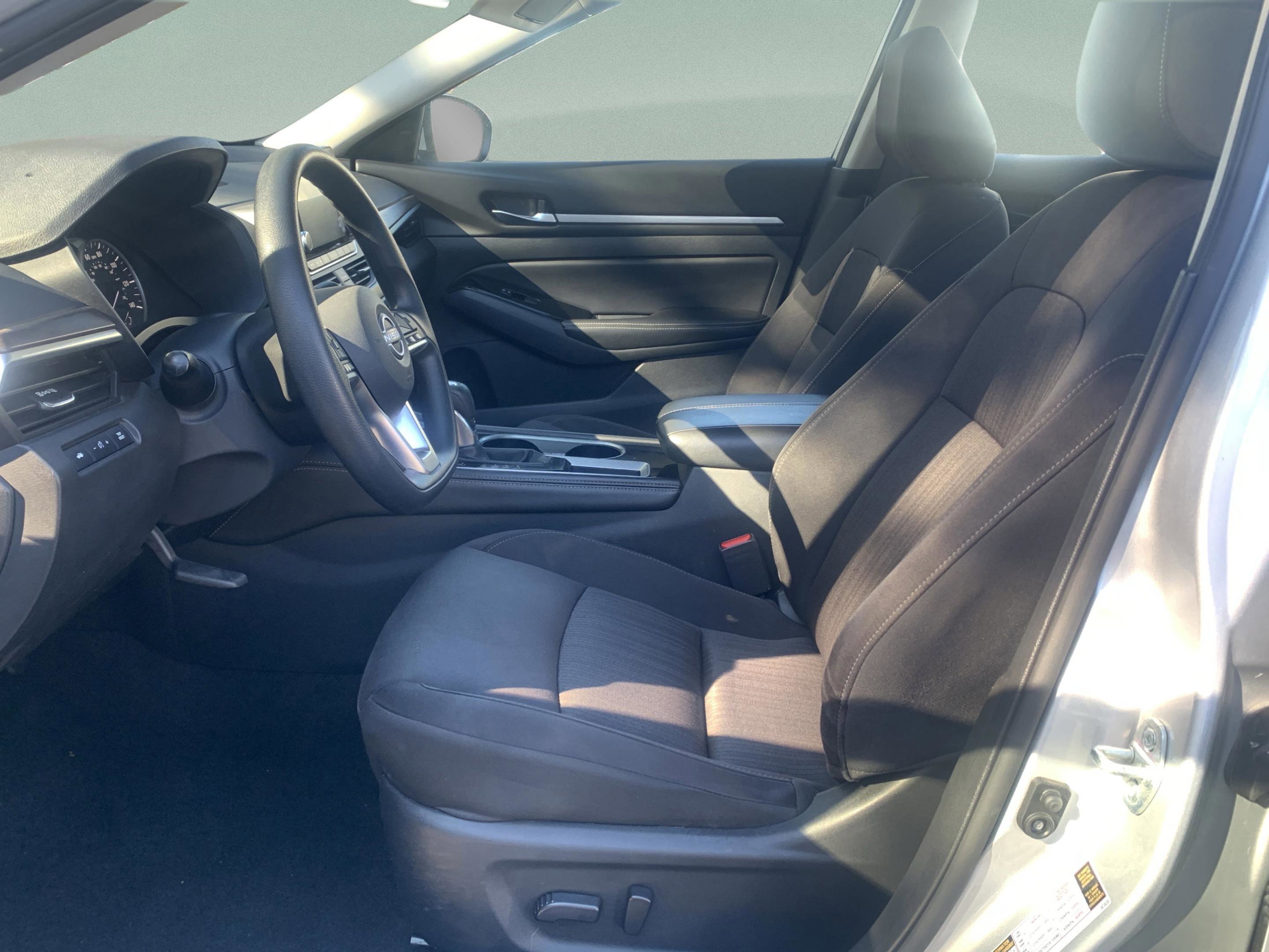 Used 2023 Nissan Altima 2.5 SV image 11