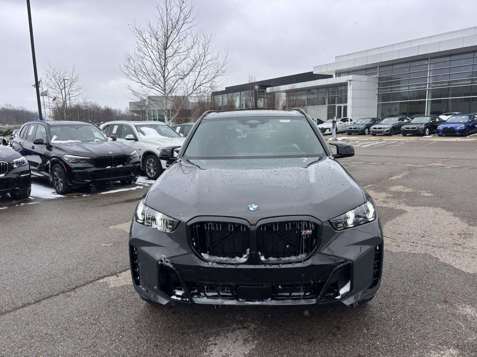 New 2026 BMW X5 M60i w/ Executive Package image 2