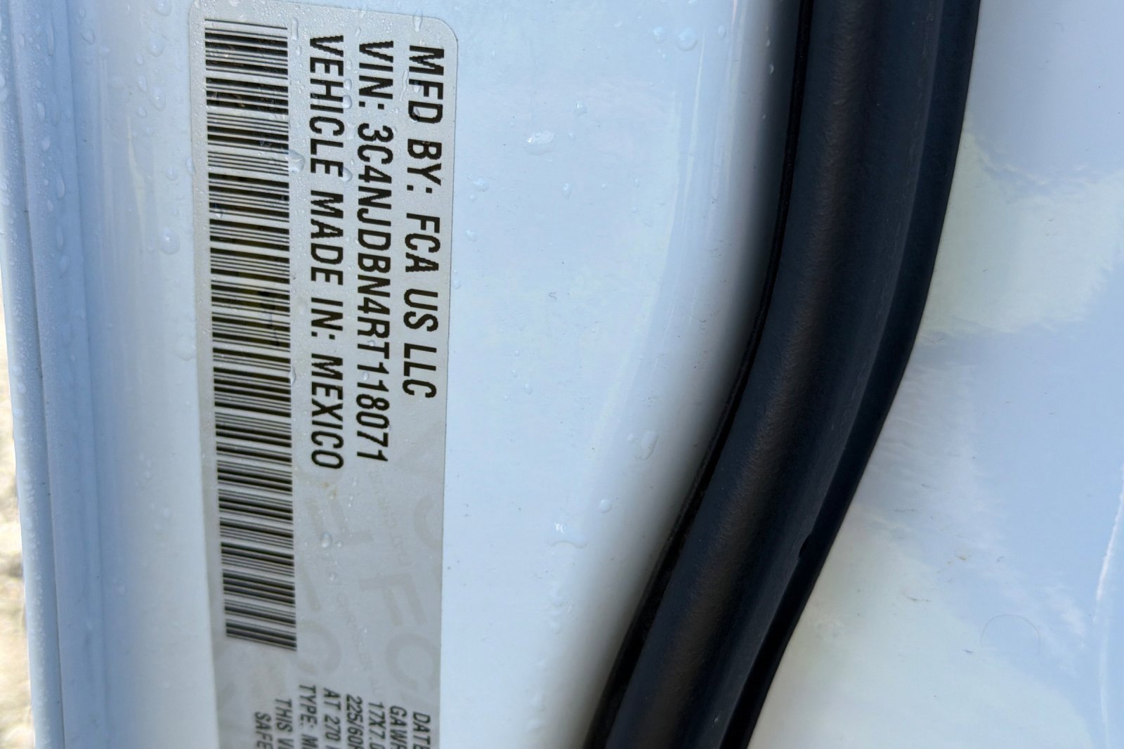 Used 2024 Jeep Compass Latitude image 25