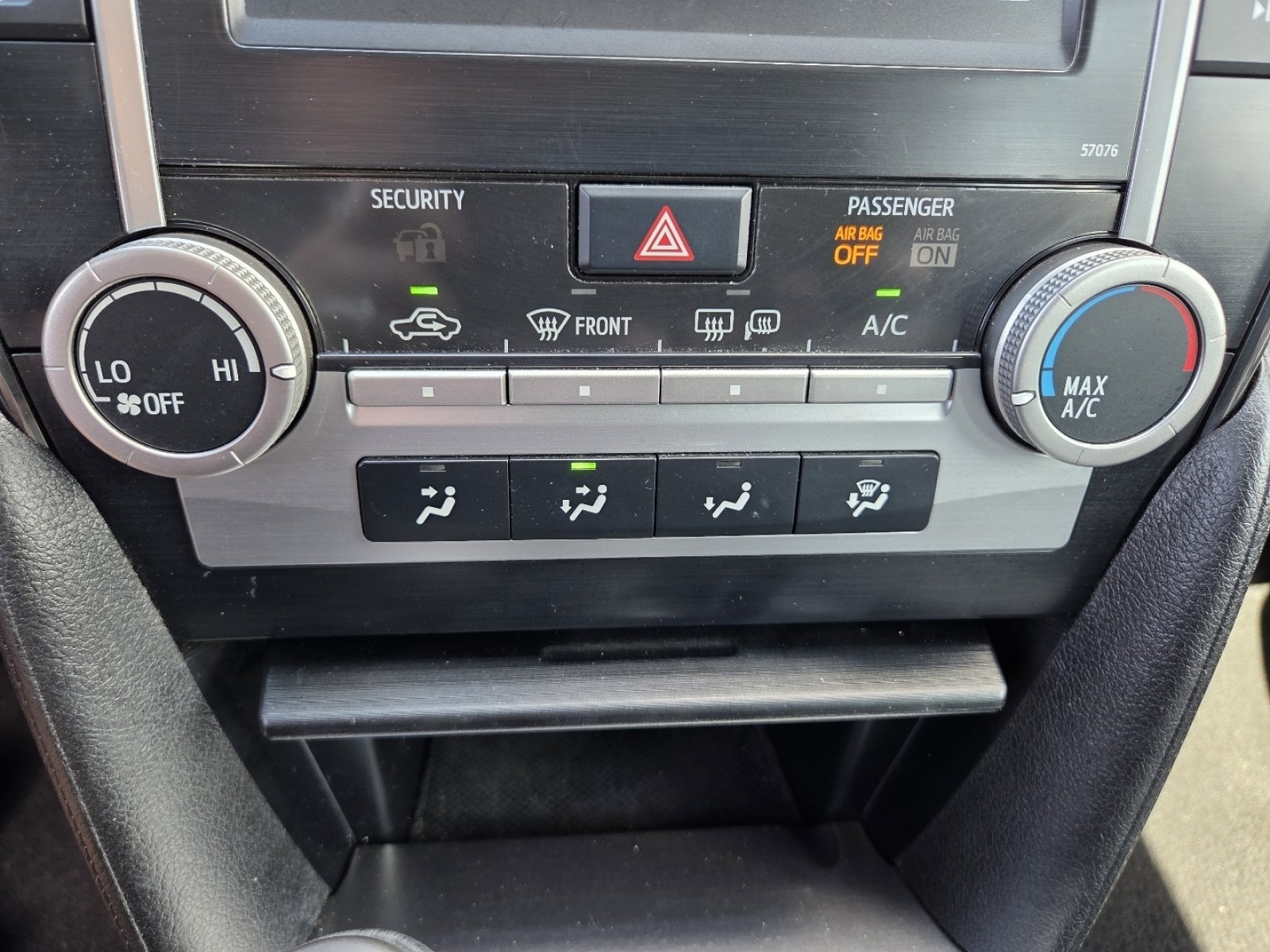 Used 2013 Toyota Camry SE FWD image 29