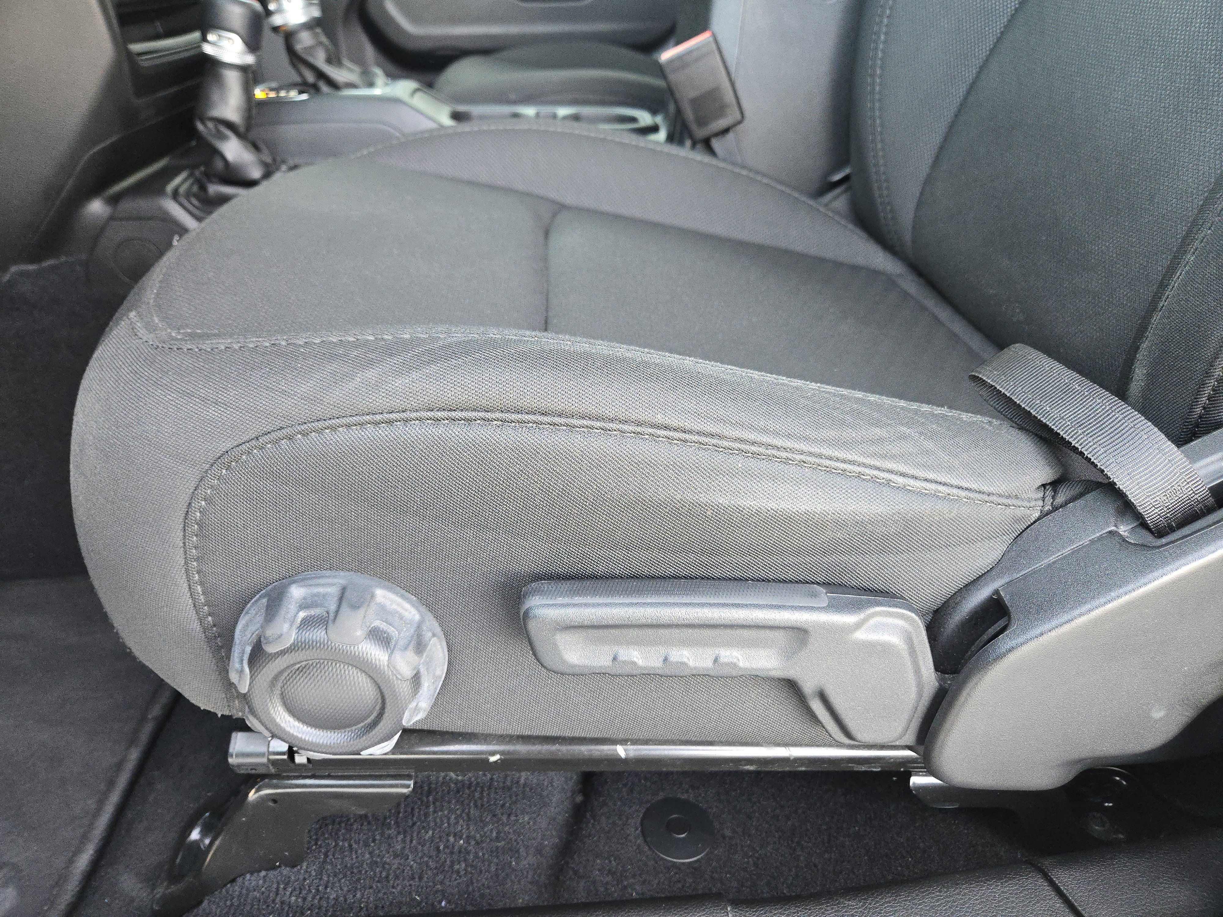 Used 2022 Jeep Wrangler Unlimited Sport w/ Sun And Sound Package image 23