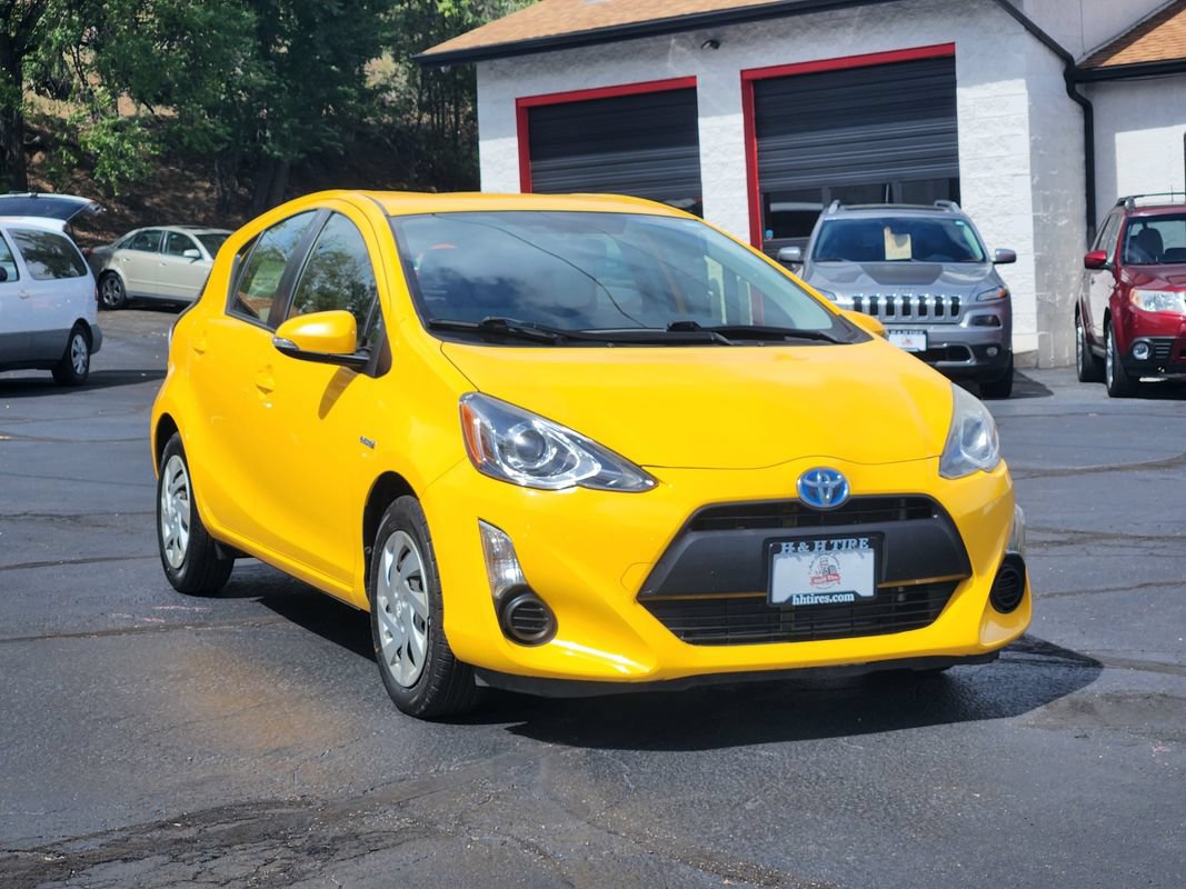 Used 2015 Toyota Prius C One FWD image 7