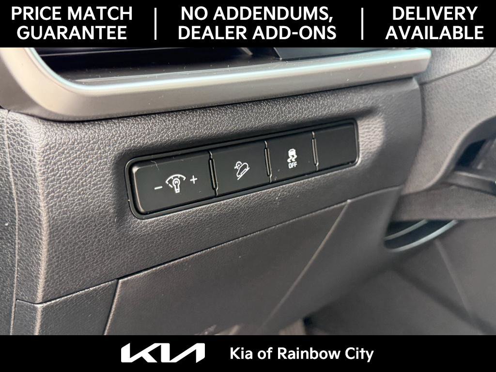 Used 2024 Kia Telluride LX image 11