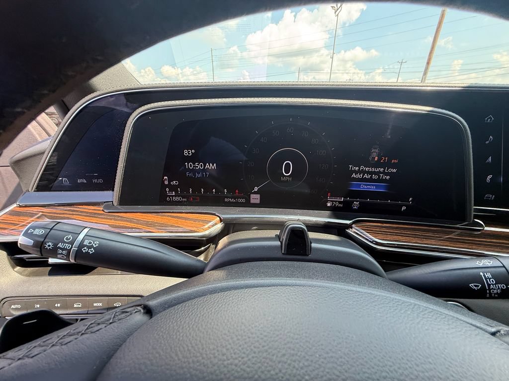 Used 2023 Cadillac Escalade Premium Luxury w/ LPO, Radiant Package AWD/4WD image 17