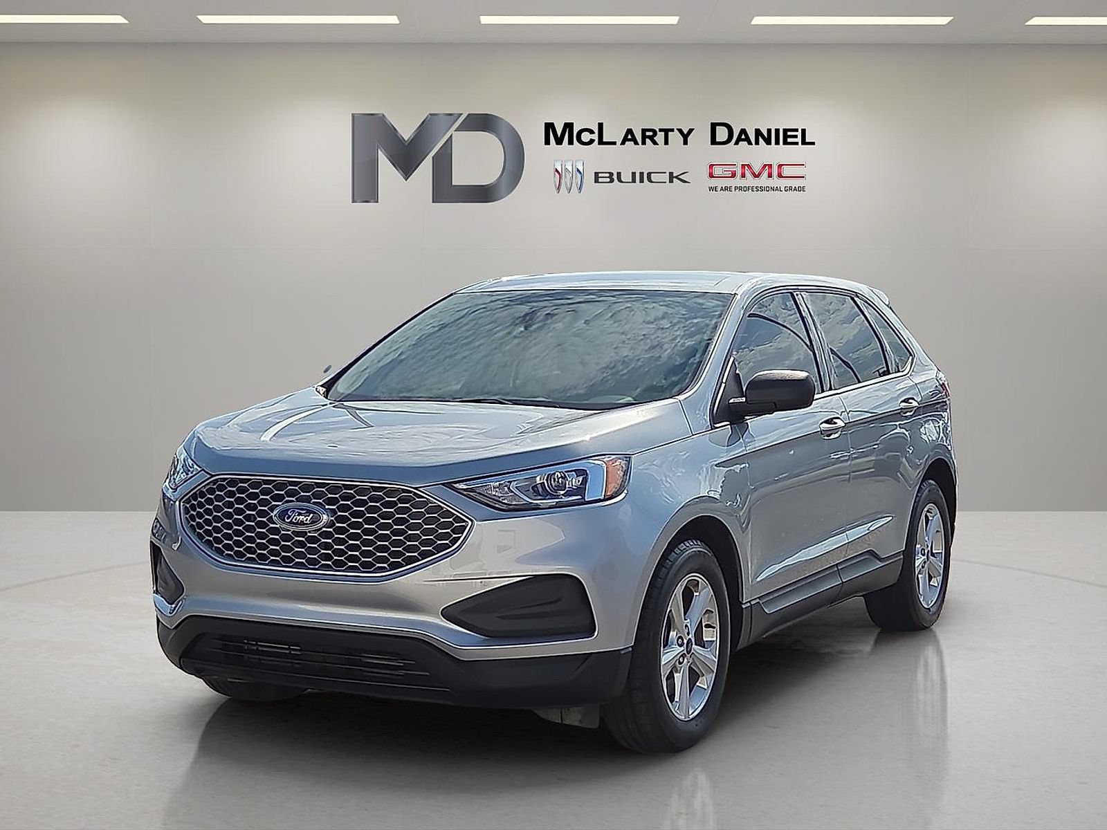 Used 2024 Ford Edge SE AWD/4WD image 3