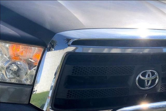 Used 2012 Toyota Tundra 4x4 CrewMax w/ Tow Pkg image 28