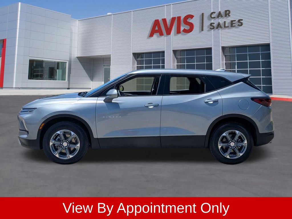 Used 2025 Chevrolet Blazer LT FWD image 10