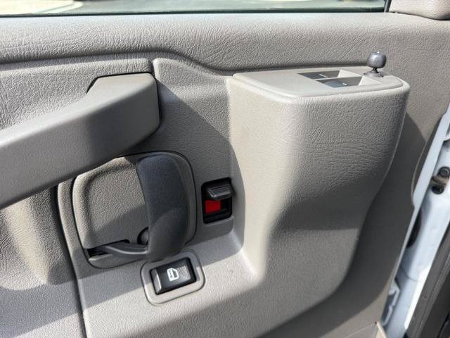 Used 2022 Chevrolet Express 3500 LS RWD image 15