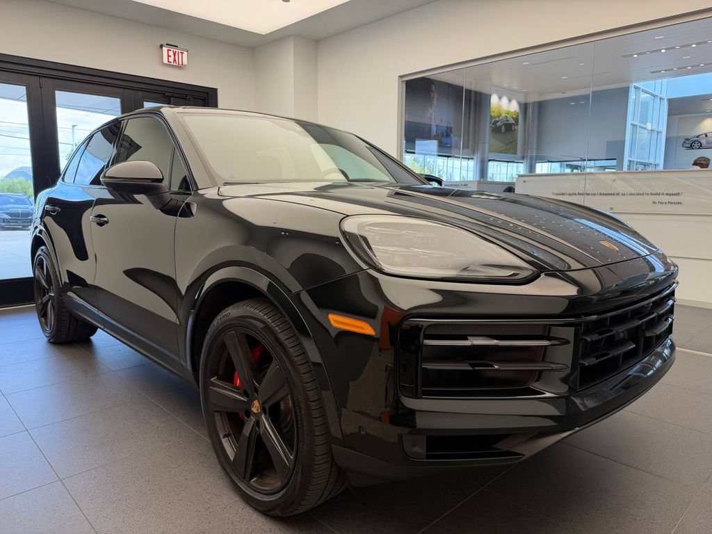 Used 2025 Porsche Cayenne S AWD/4WD image 28