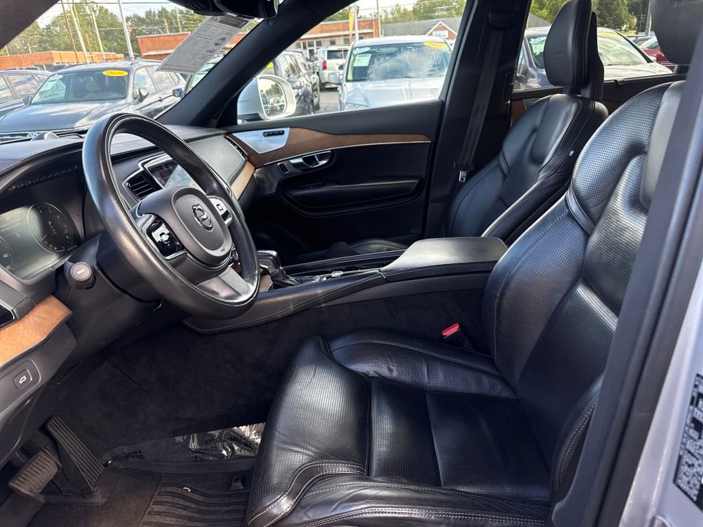 Used 2016 Volvo XC90 T6 Inscription w/ Vision Package image 11