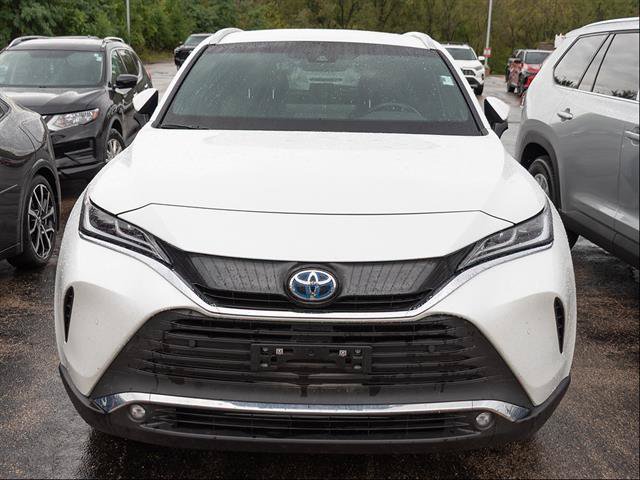 Used 2024 Toyota Venza XLE AWD/4WD image 3