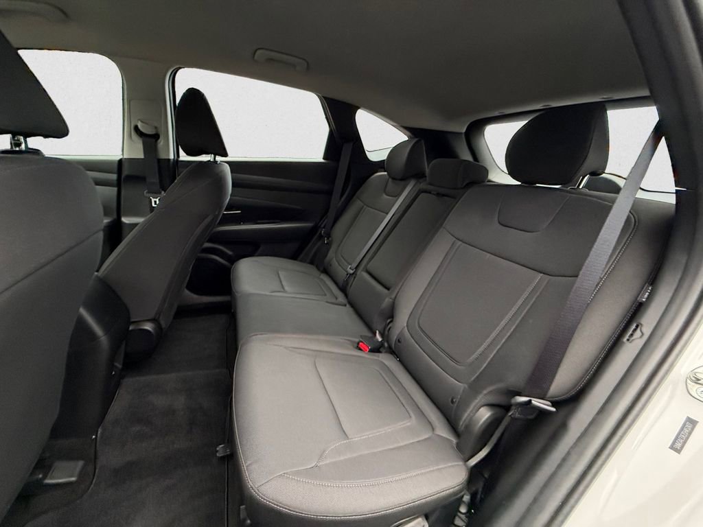 Certified 2025 Hyundai Tucson SE image 10