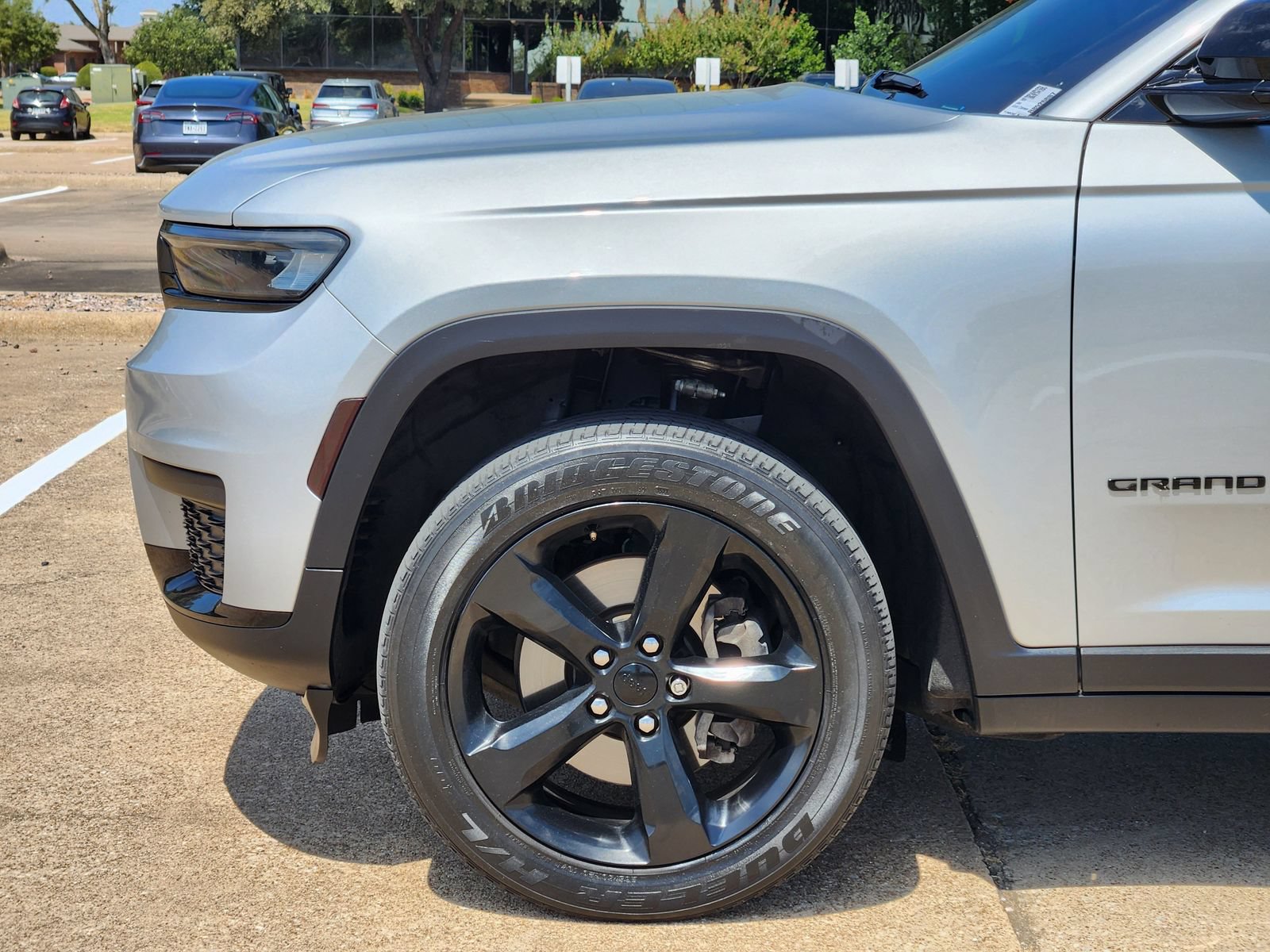 Used 2024 Jeep Grand Cherokee L Laredo AWD/4WD image 12
