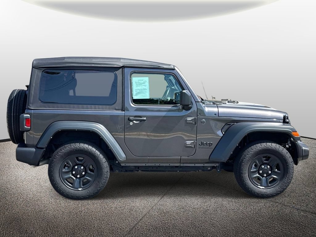 Used 2025 Jeep Wrangler Sport AWD/4WD image 4