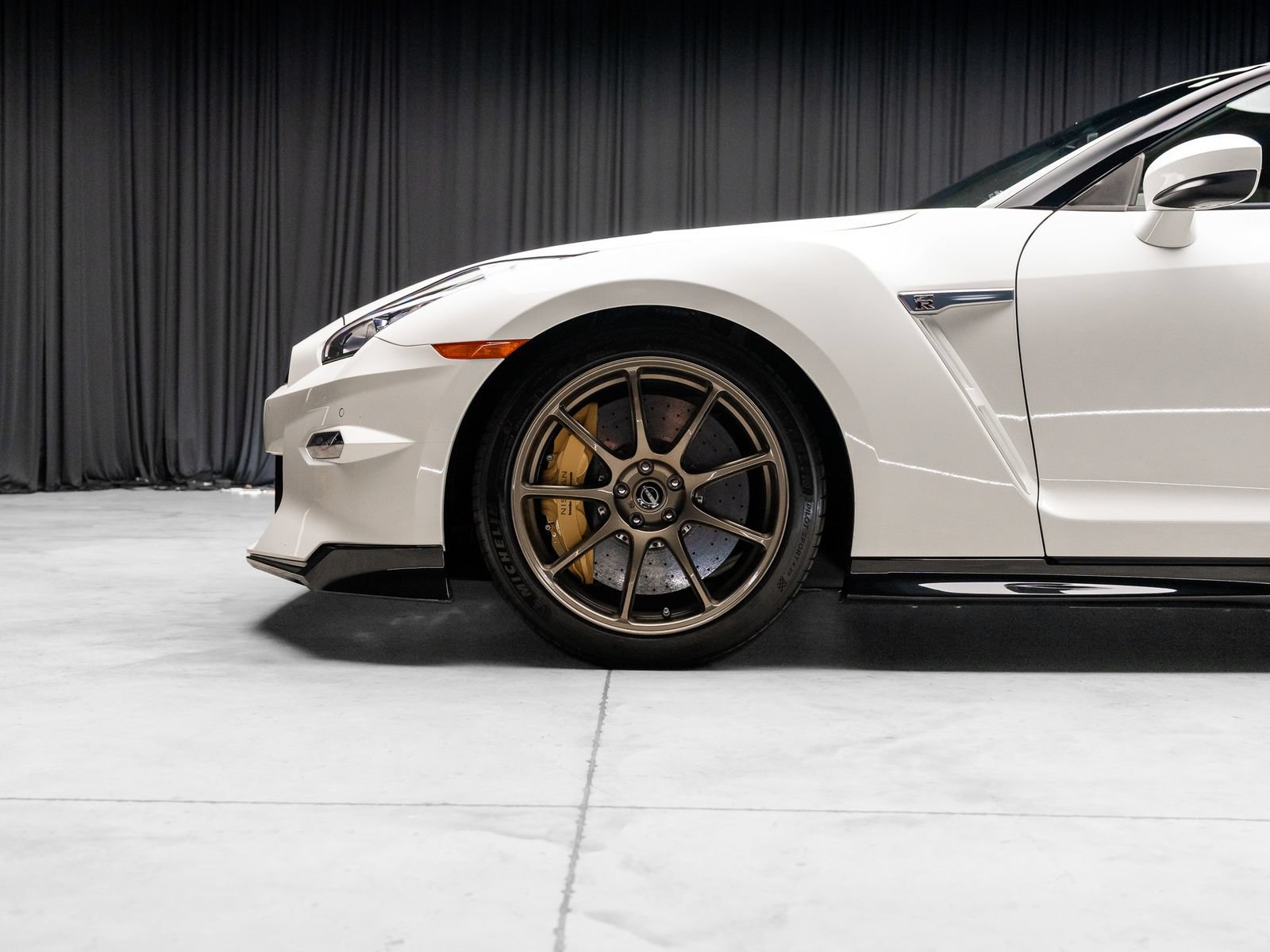 Used 2024 Nissan GT-R w/ Floor Mat Package AWD/4WD image 21