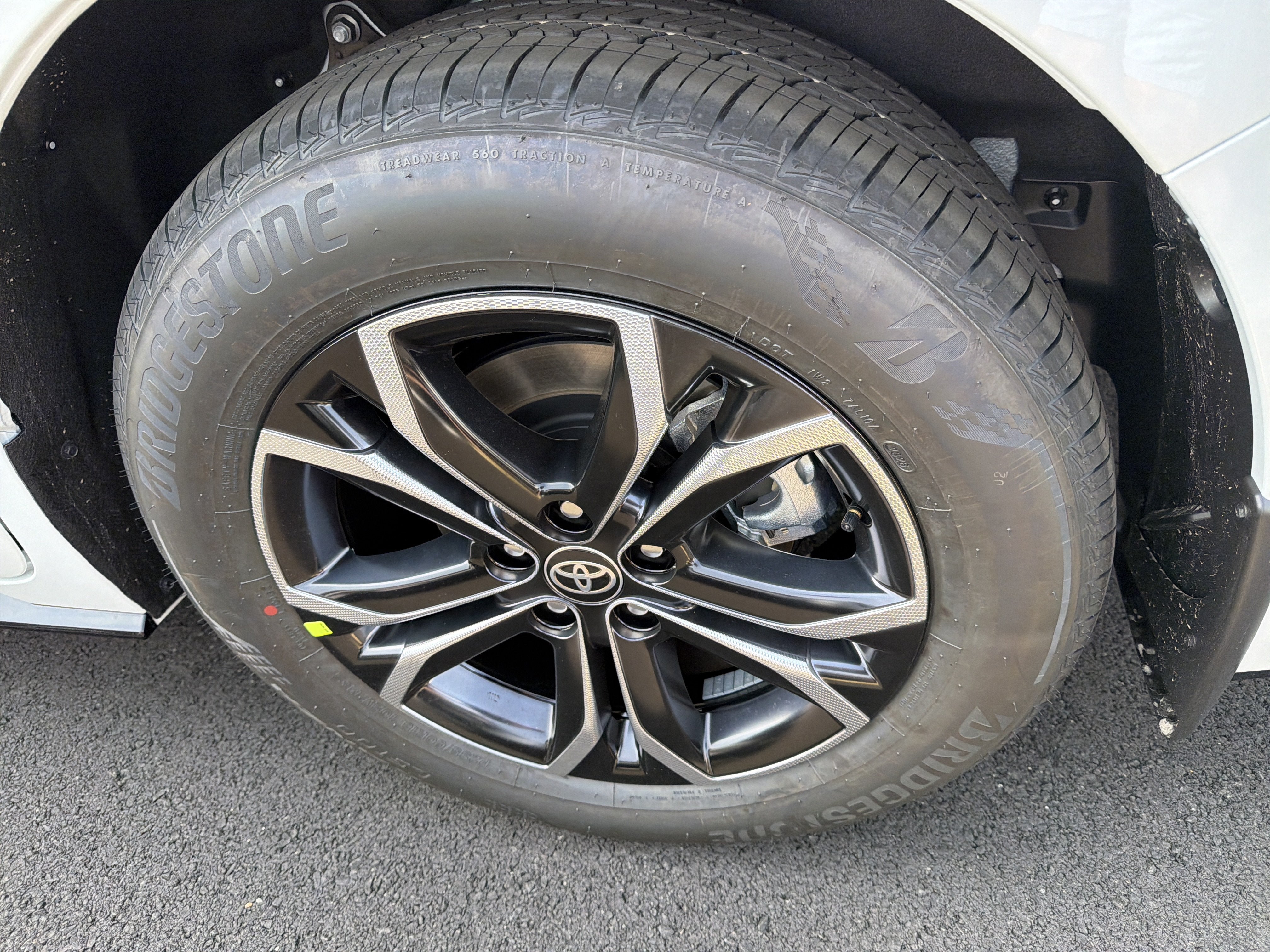 New 2026 Toyota Sienna Platinum AWD/4WD image 7