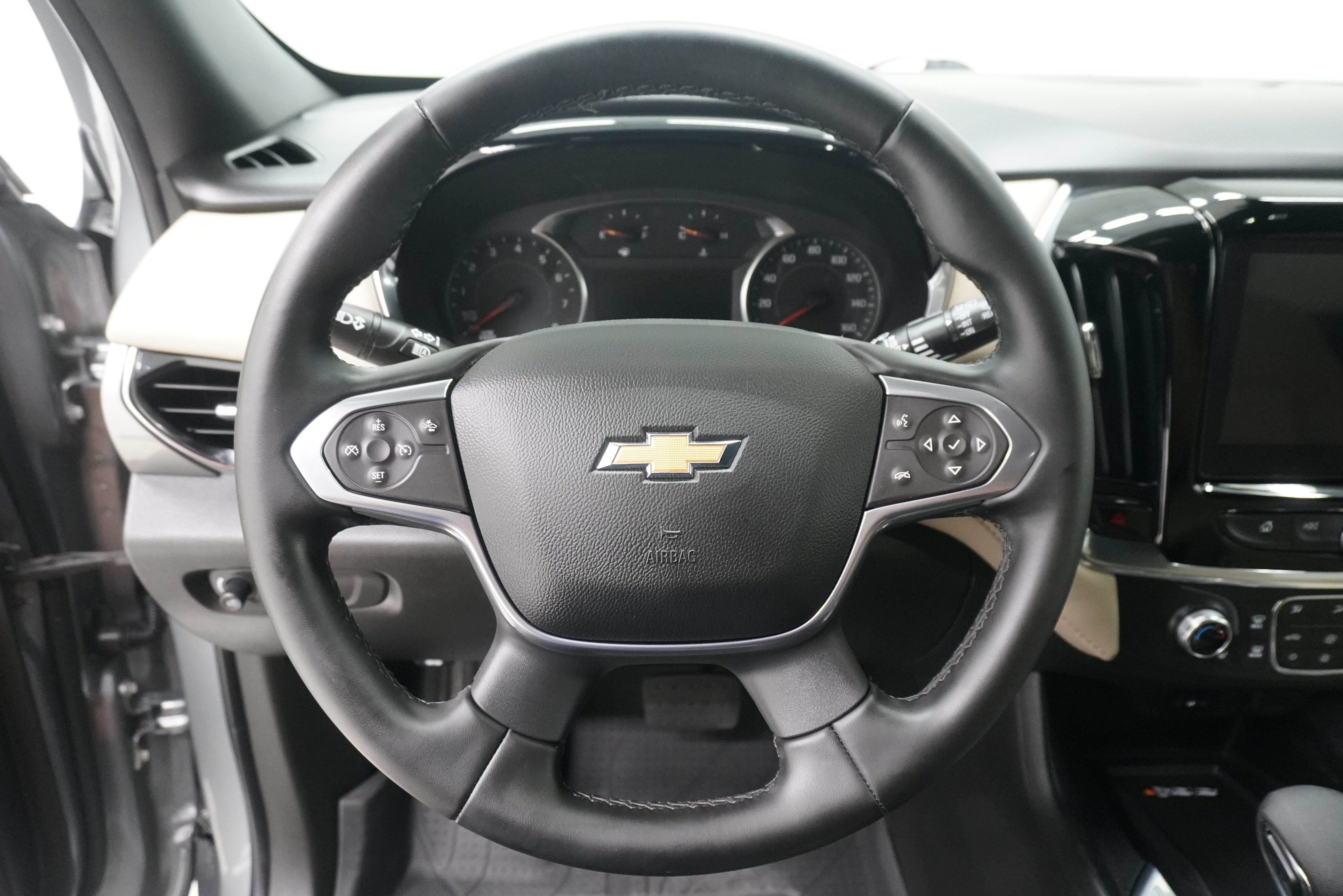 Used 2023 Chevrolet Traverse LT w/ LPO, Cargo Package AWD/4WD image 18
