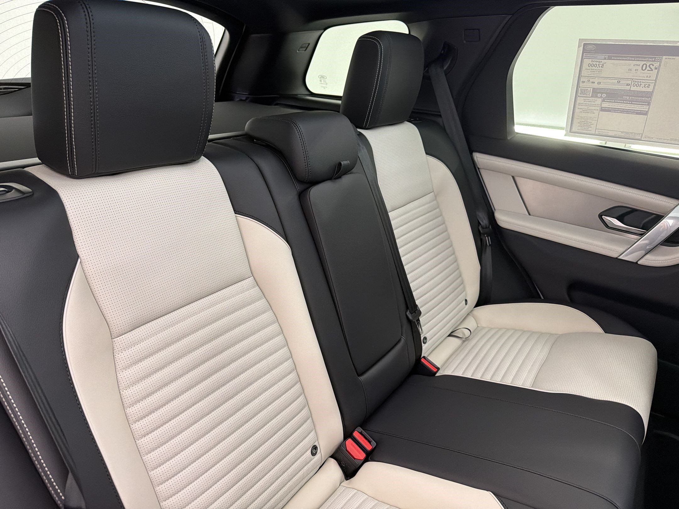 New 2026 Land Rover Discovery Sport Landmark AWD/4WD image 30