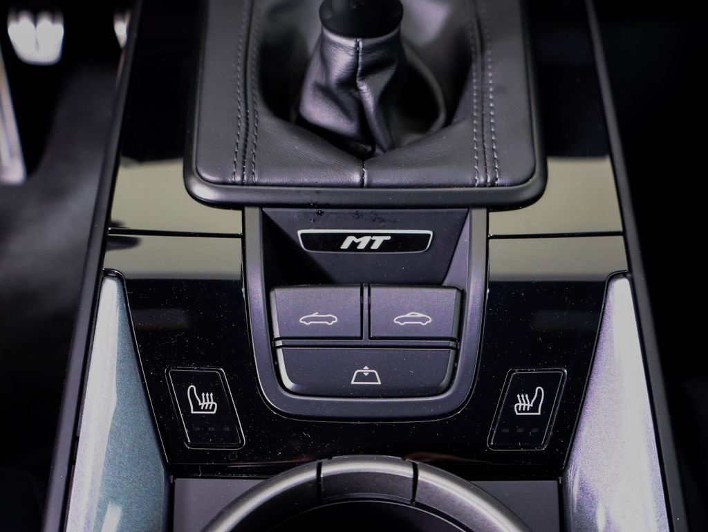 Certified 2025 Porsche 911 Carrera T RWD image 16