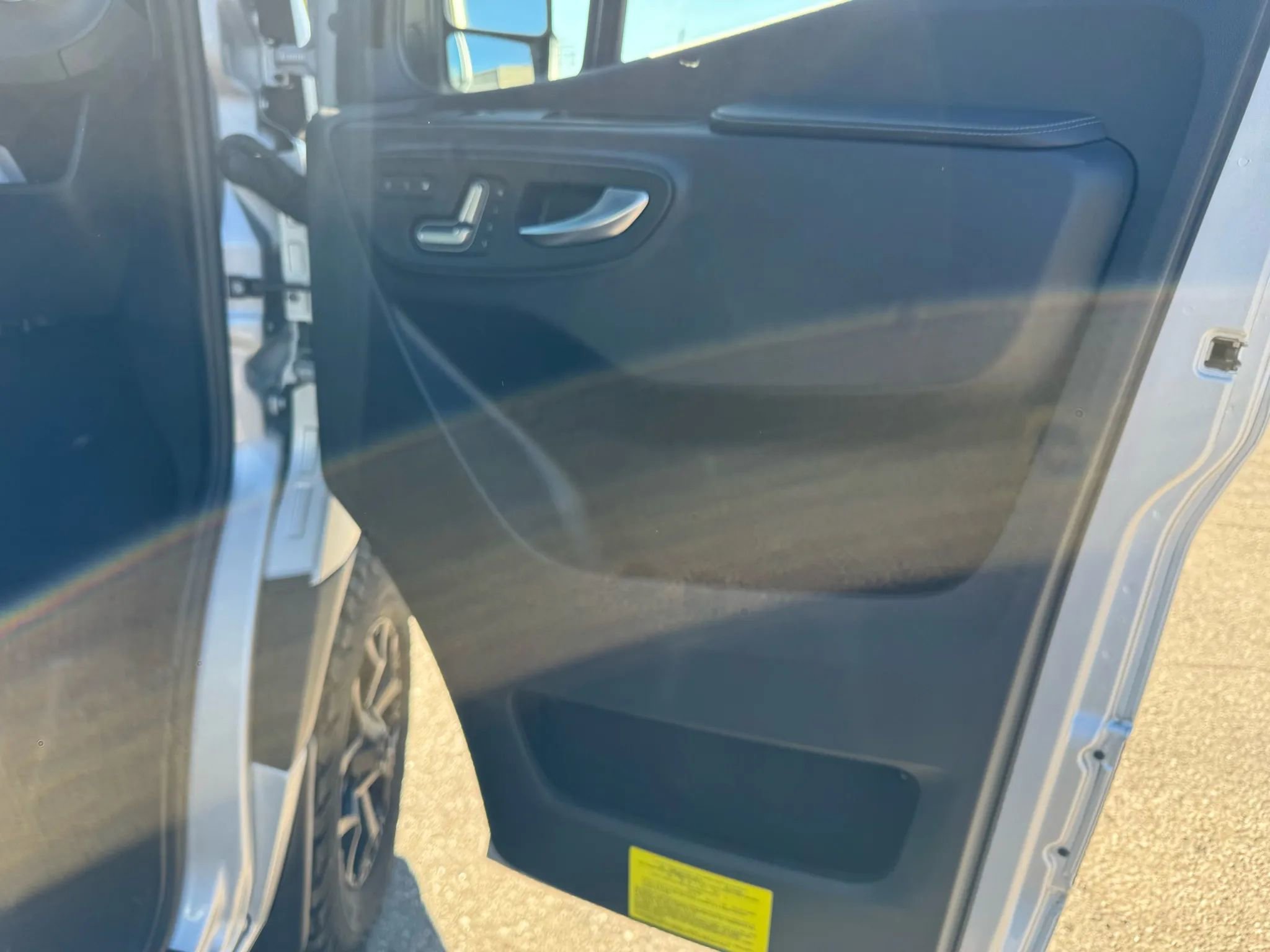 Used 2022 Mercedes-Benz Sprinter 2500 image 24