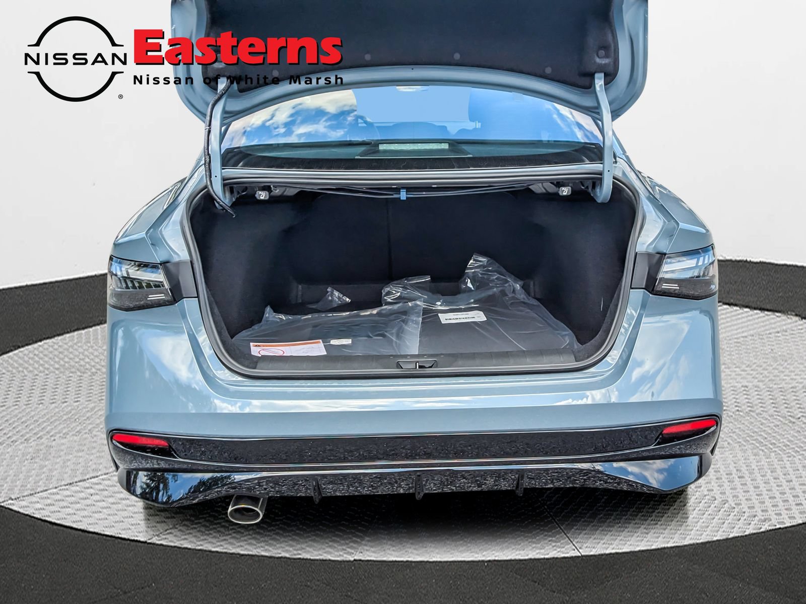 New 2027 Nissan Sentra SR w/ Floor Mat Package FWD image 10