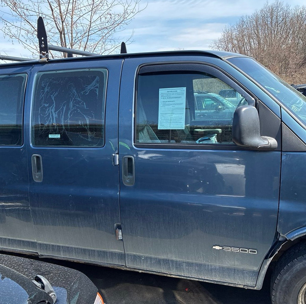 Used 1999 Chevrolet Express 3500 Extended RWD image 6