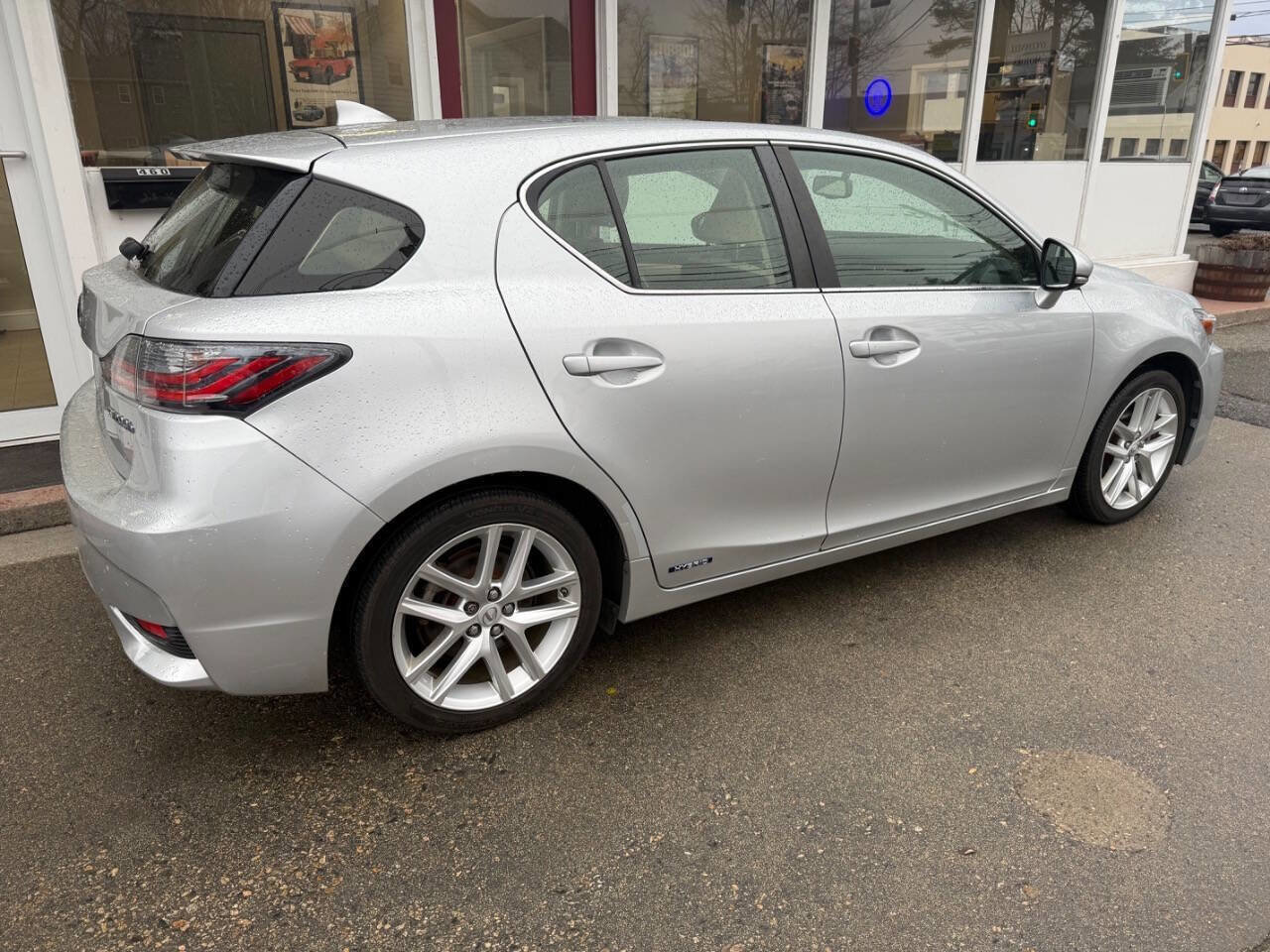 Used 2014 Lexus CT 200h w/ Seat Comfort Package FWD image 4