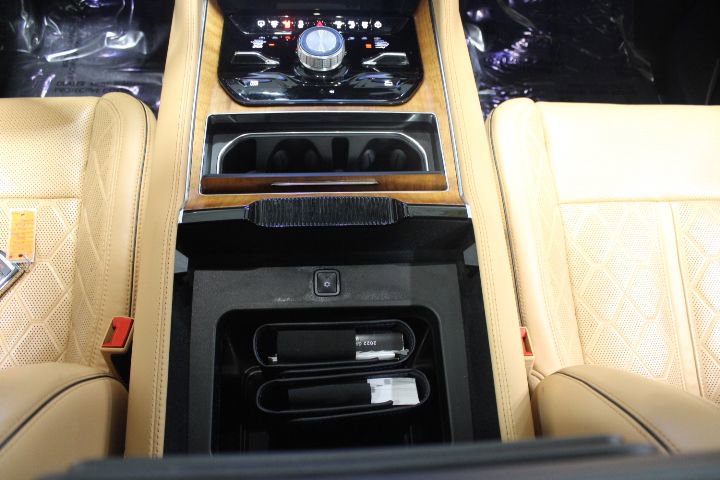 Used 2022 Jeep Grand Wagoneer Series III image 30