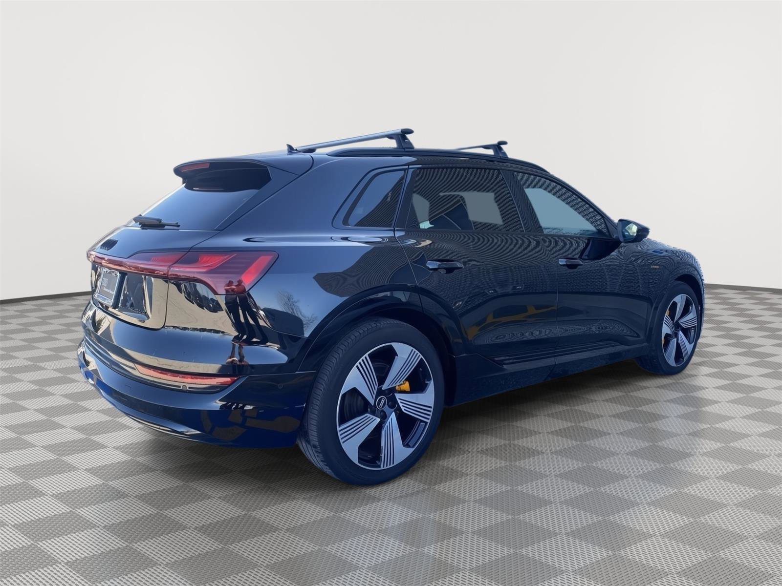 Used 2022 Audi e-tron Premium Plus w/ Premium Plus Package image 5