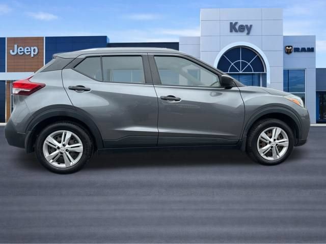 Used 2019 Nissan Kicks S FWD image 7