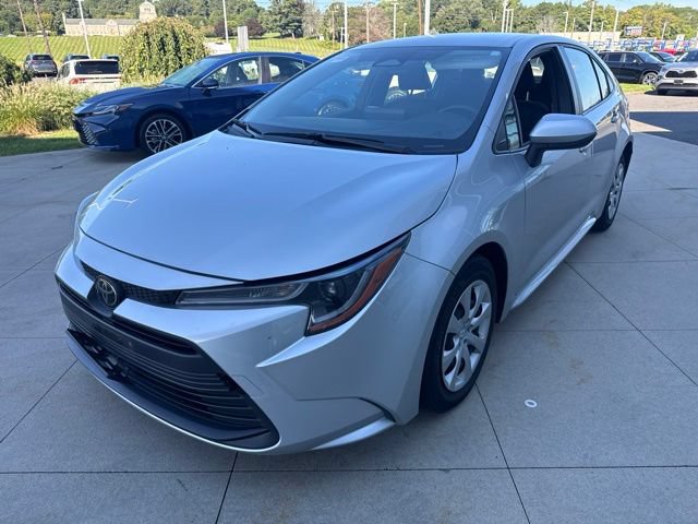 Used 2024 Toyota Corolla LE FWD image 3