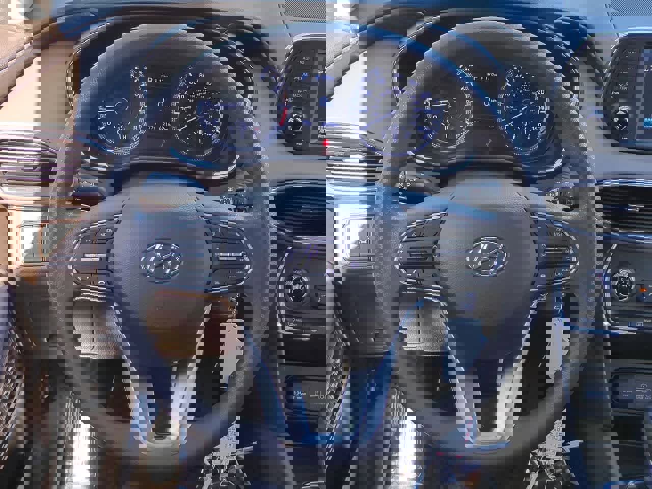 Used 2020 Hyundai Santa Fe SE image 23