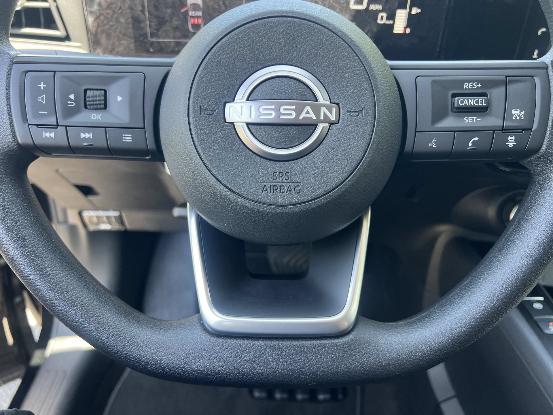 Used 2025 Nissan Kicks SV FWD image 9