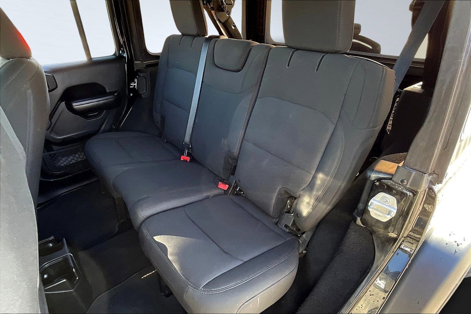 Used 2018 Jeep Wrangler Unlimited Sport S image 27