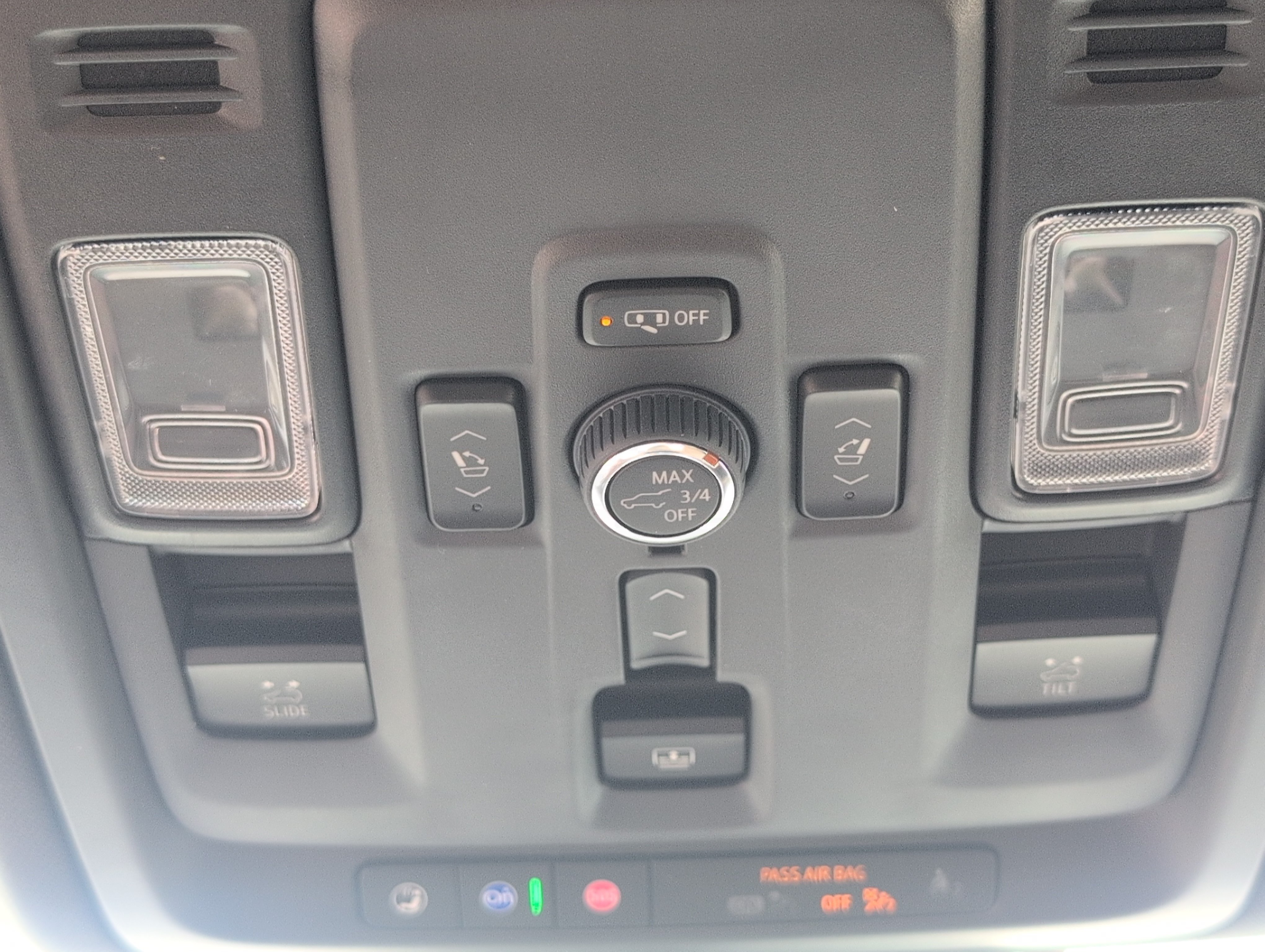 Used 2025 GMC Yukon Denali Ultimate w/ LPO, Floor Liner Package AWD/4WD image 18
