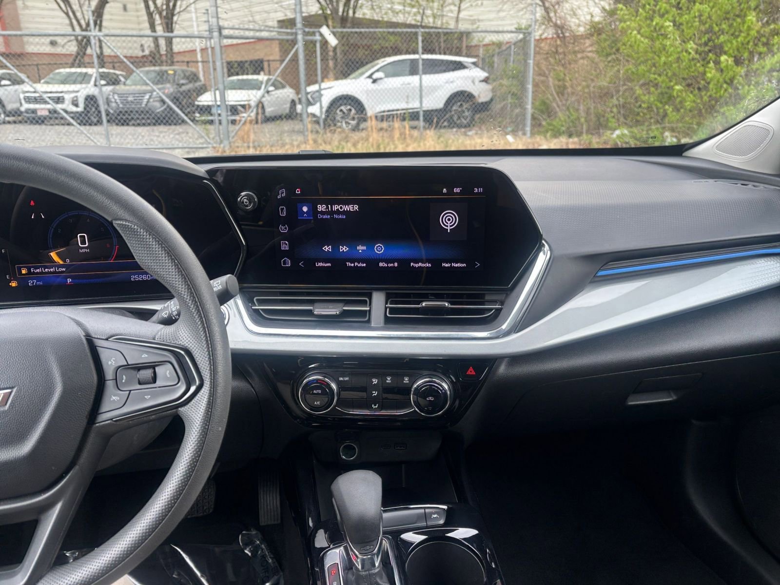 Used 2025 Chevrolet Trax LT image 17