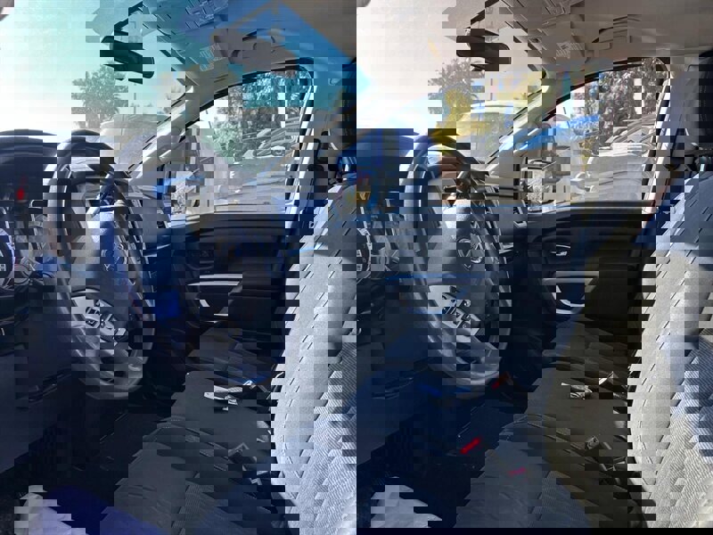 Used 2017 Nissan Titan SV RWD image 33